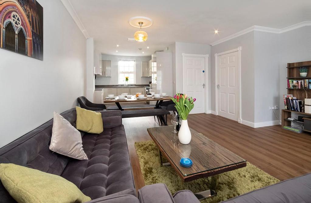 Villa Thomas, Off Leeman Road, Sleeps 9 à York Extérieur photo