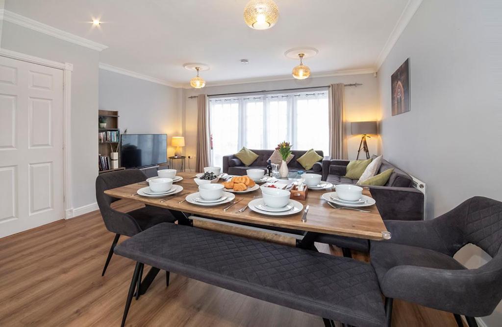 Villa Thomas, Off Leeman Road, Sleeps 9 à York Extérieur photo