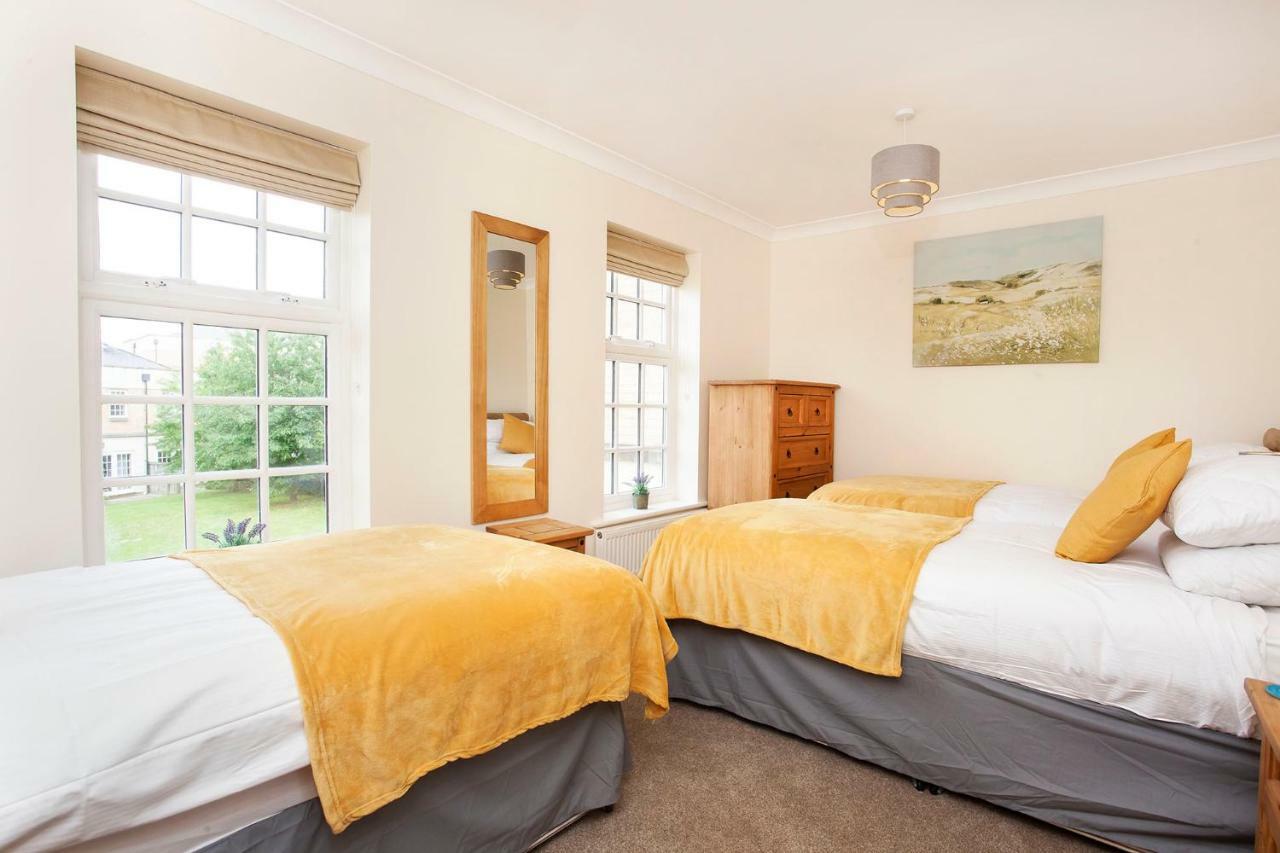 Villa Thomas, Off Leeman Road, Sleeps 9 à York Extérieur photo