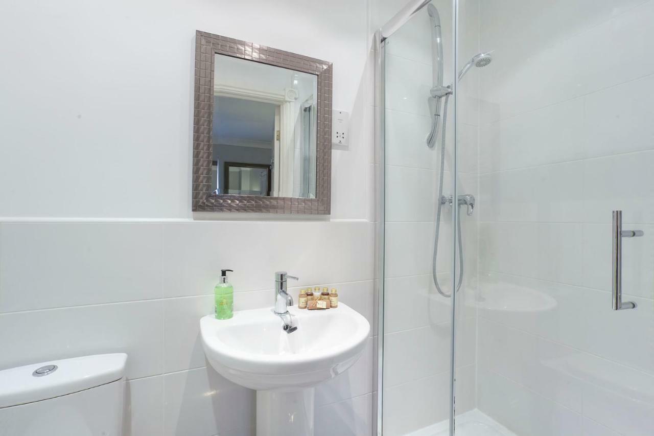Villa Thomas, Off Leeman Road, Sleeps 9 à York Extérieur photo