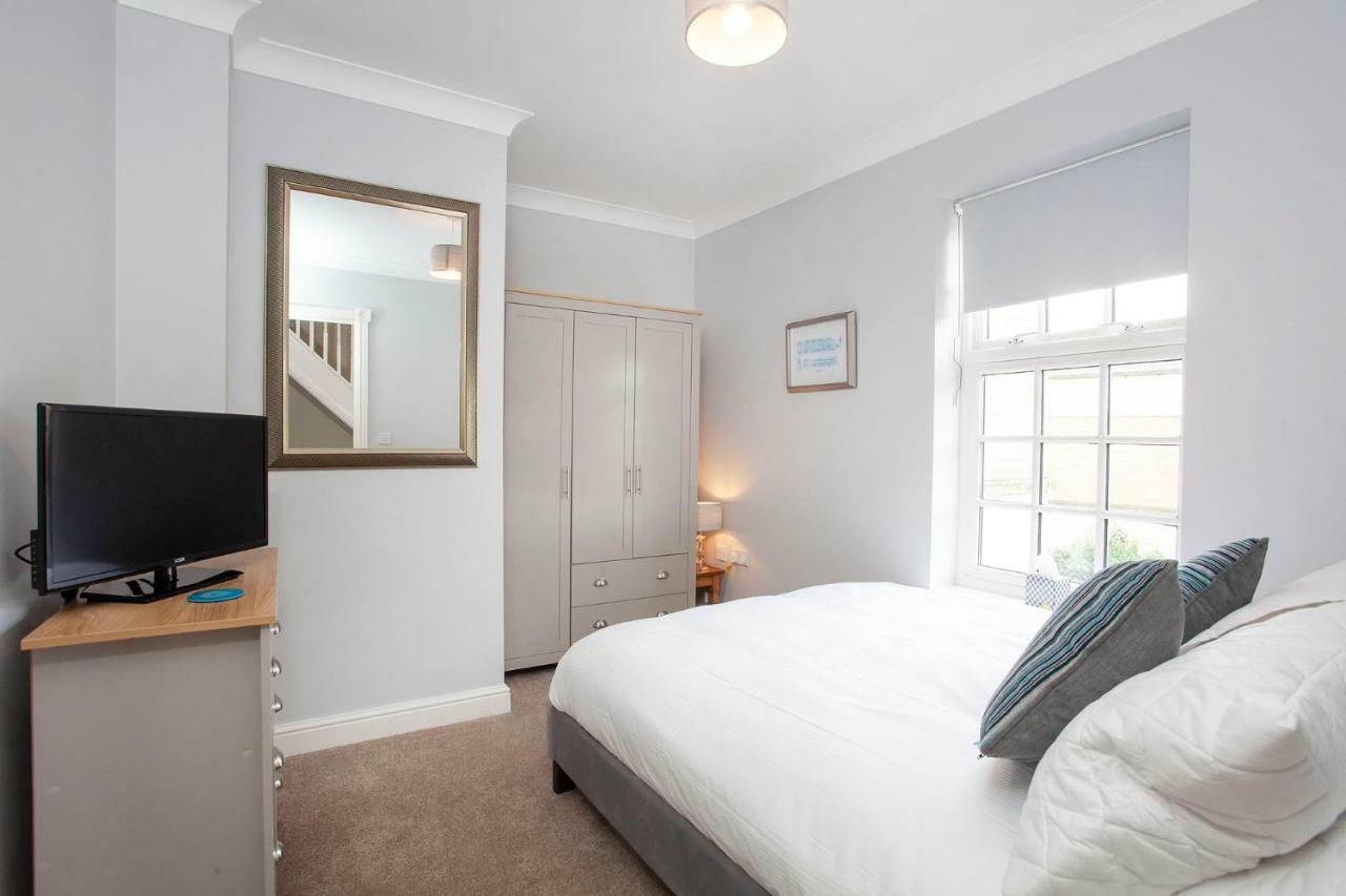 Villa Thomas, Off Leeman Road, Sleeps 9 à York Extérieur photo