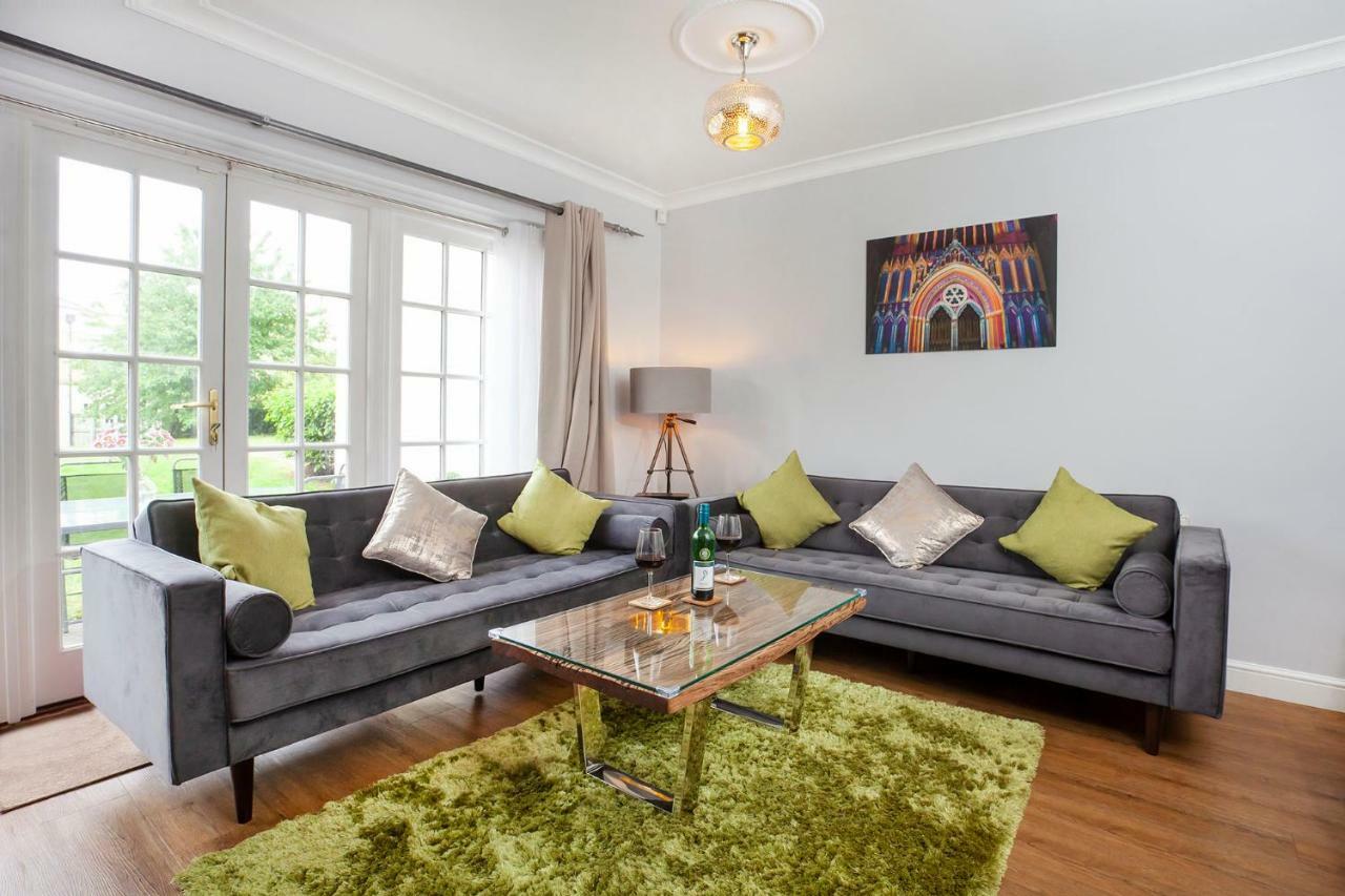 Villa Thomas, Off Leeman Road, Sleeps 9 à York Extérieur photo