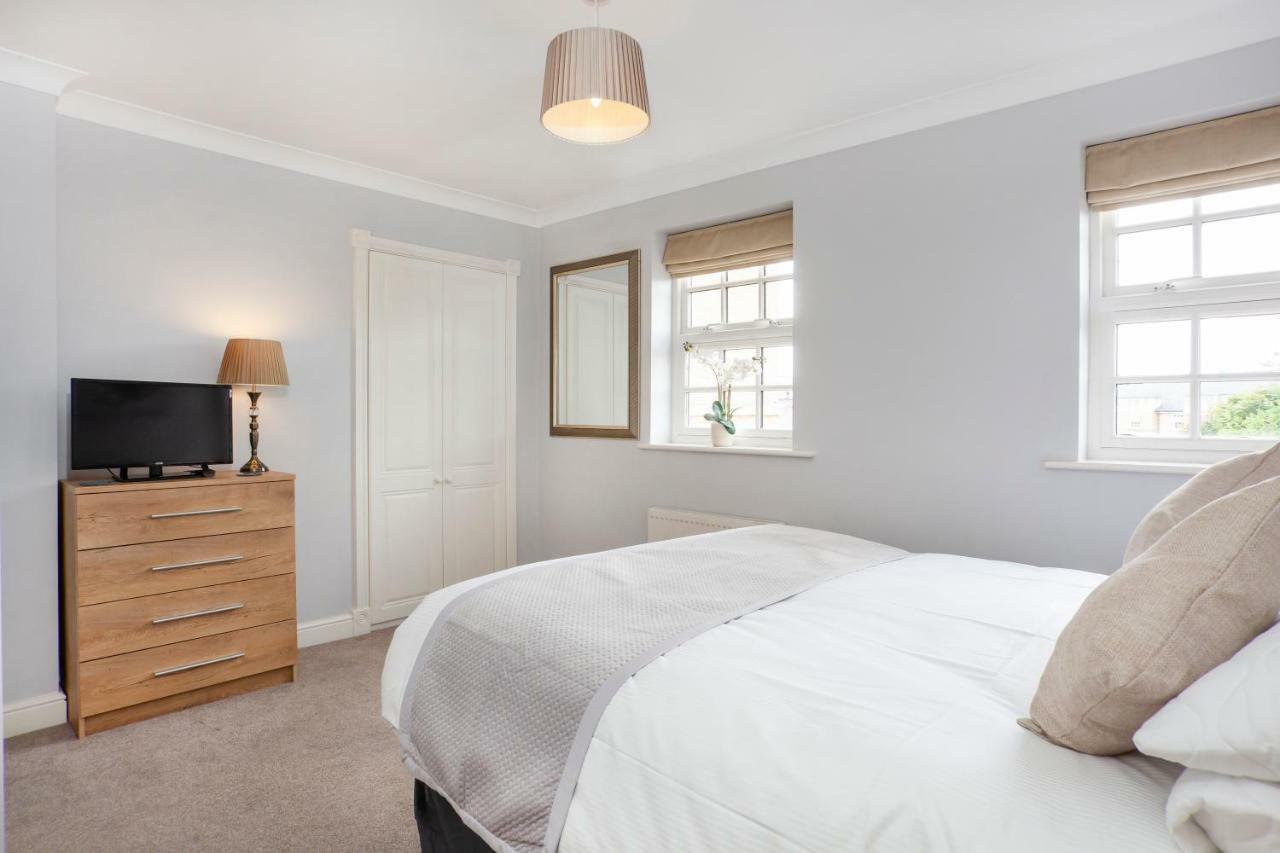 Villa Thomas, Off Leeman Road, Sleeps 9 à York Extérieur photo